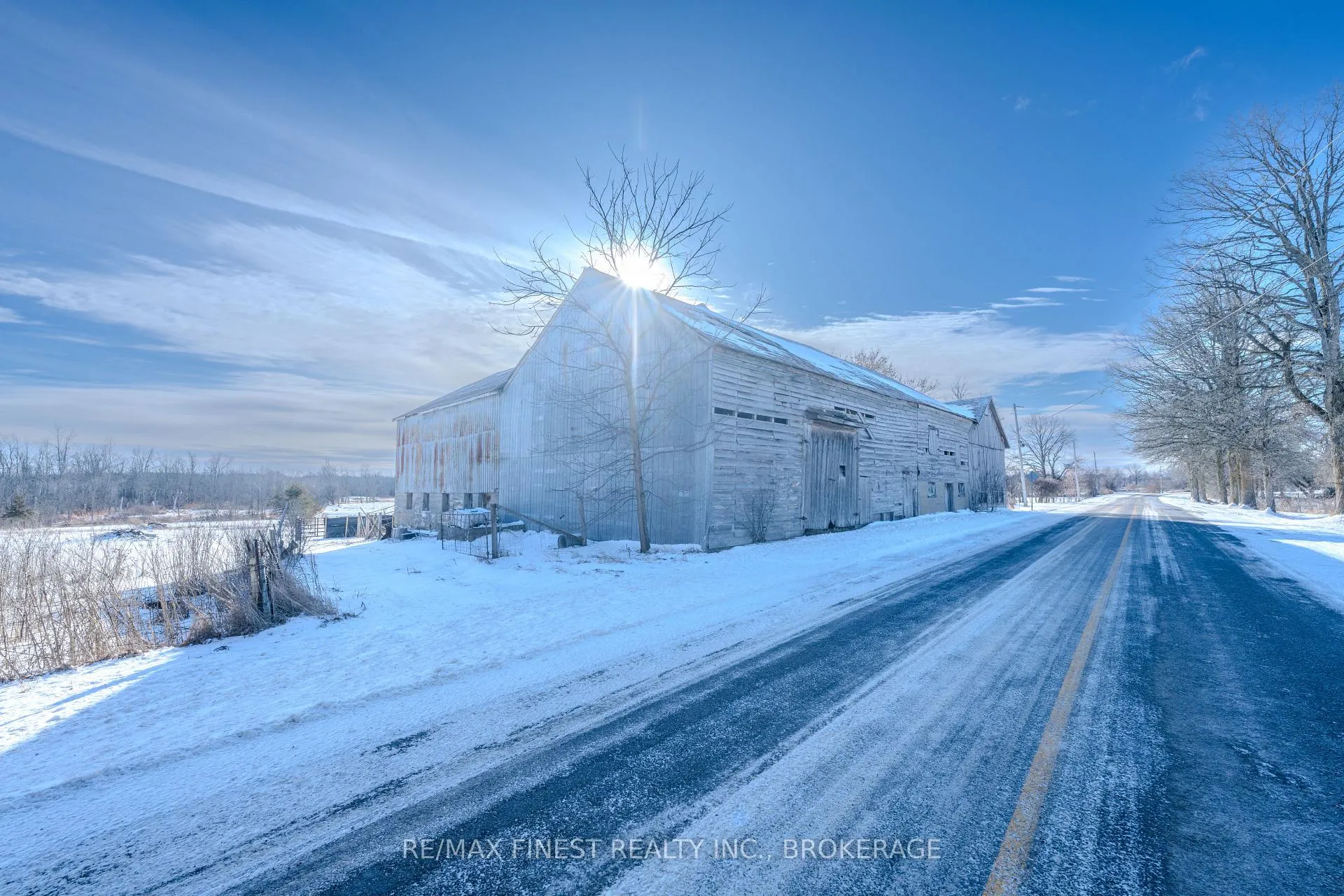 Photo 3 of 888 Simmons Road, Loyalist, Lennox and Addington - South — HOMEH