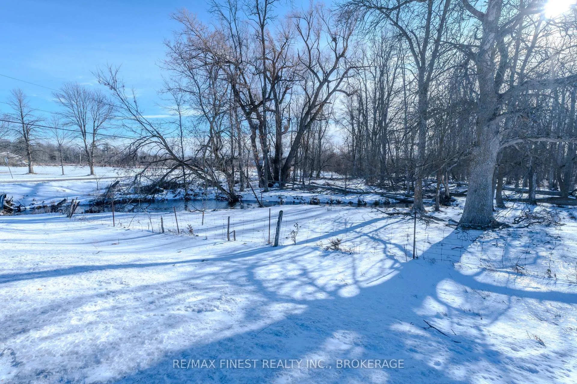 Photo 4 of 888 Simmons Road, Loyalist, Lennox and Addington - South — HOMEH