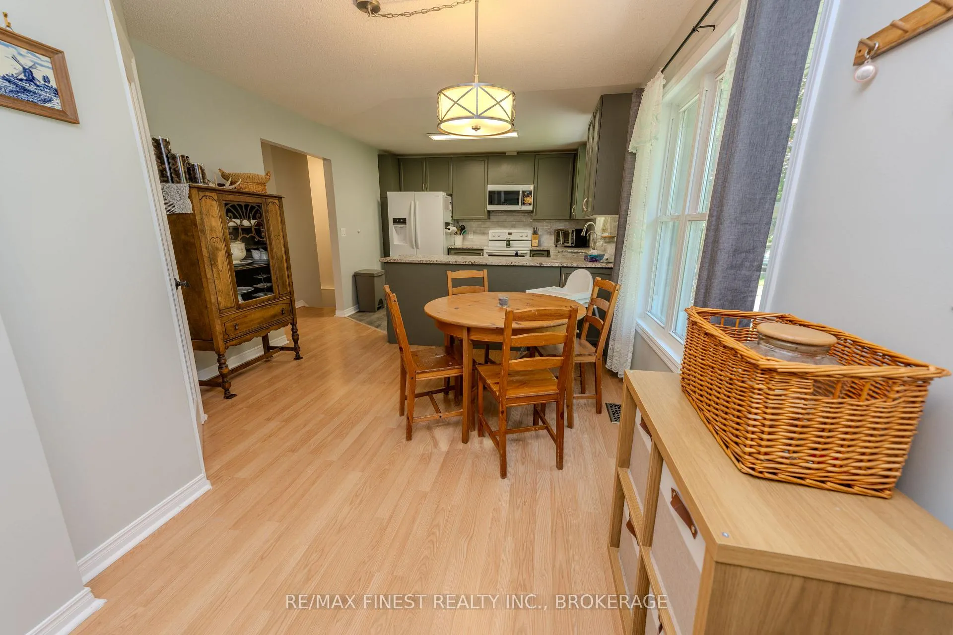 Photo 8 of 888 Simmons Road, Loyalist, Lennox and Addington - South — HOMEH