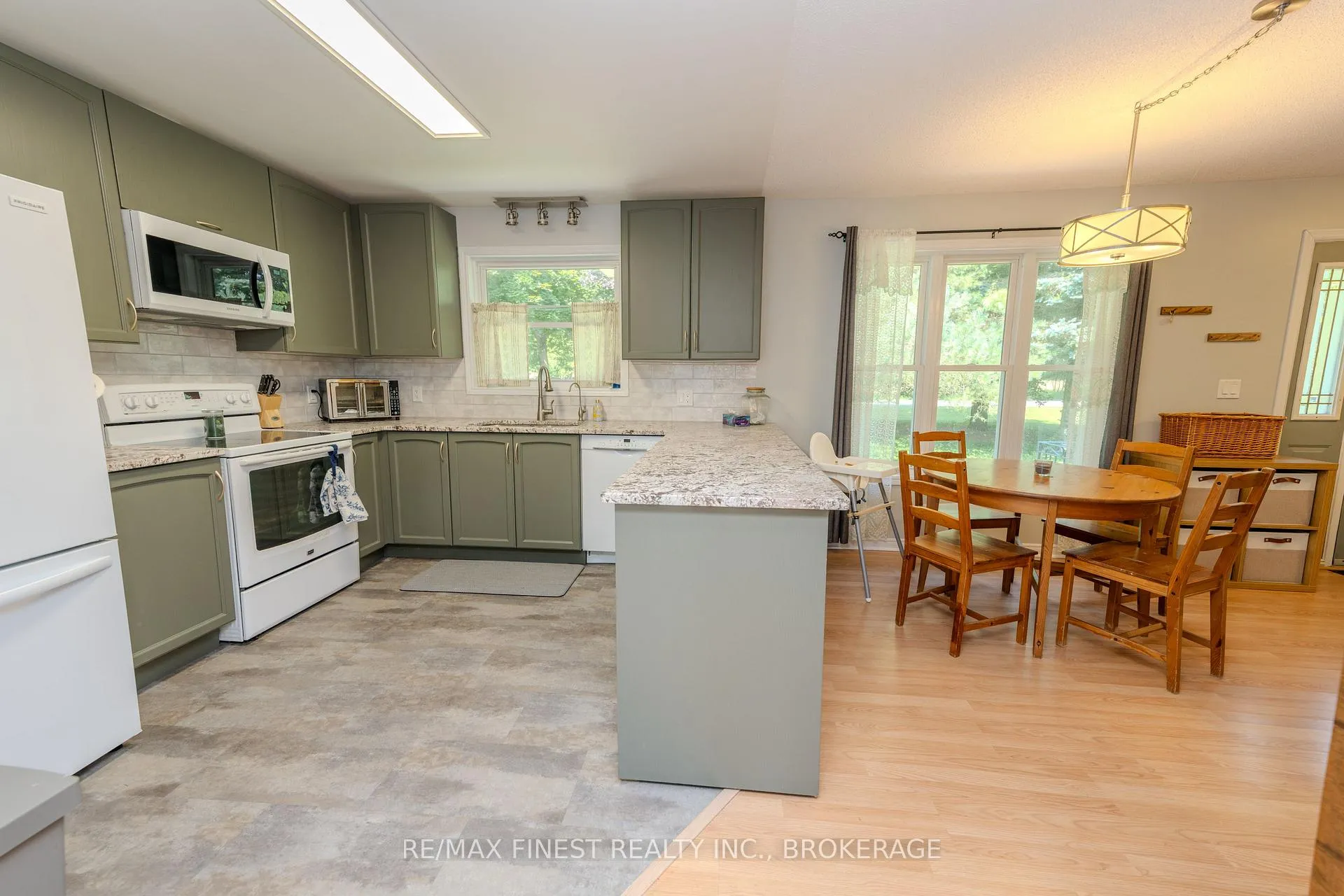 Photo 9 of 888 Simmons Road, Loyalist, Lennox and Addington - South — HOMEH