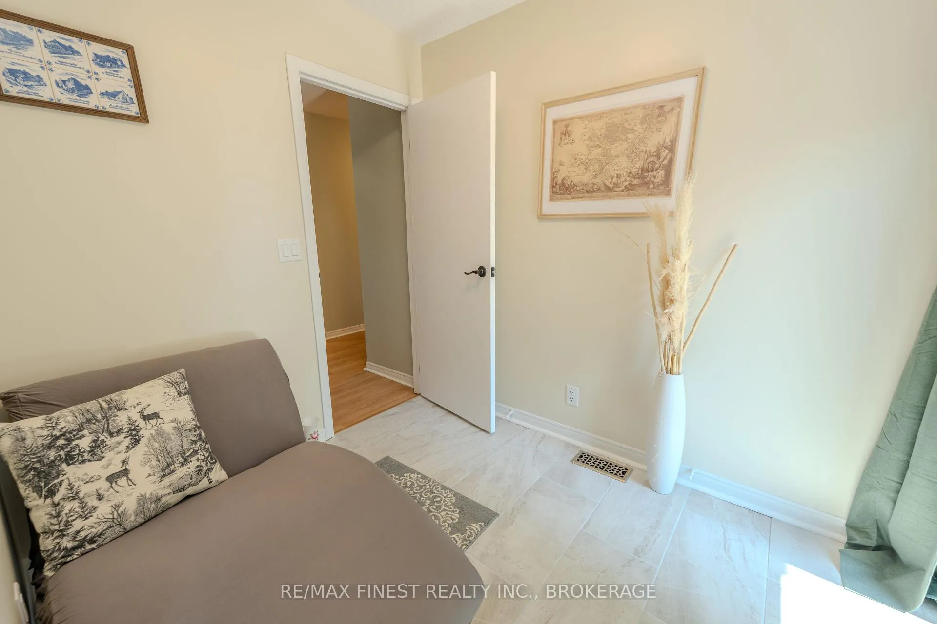 Photo 14 of 888 Simmons Road, Loyalist, Lennox and Addington - South — HOMEH
