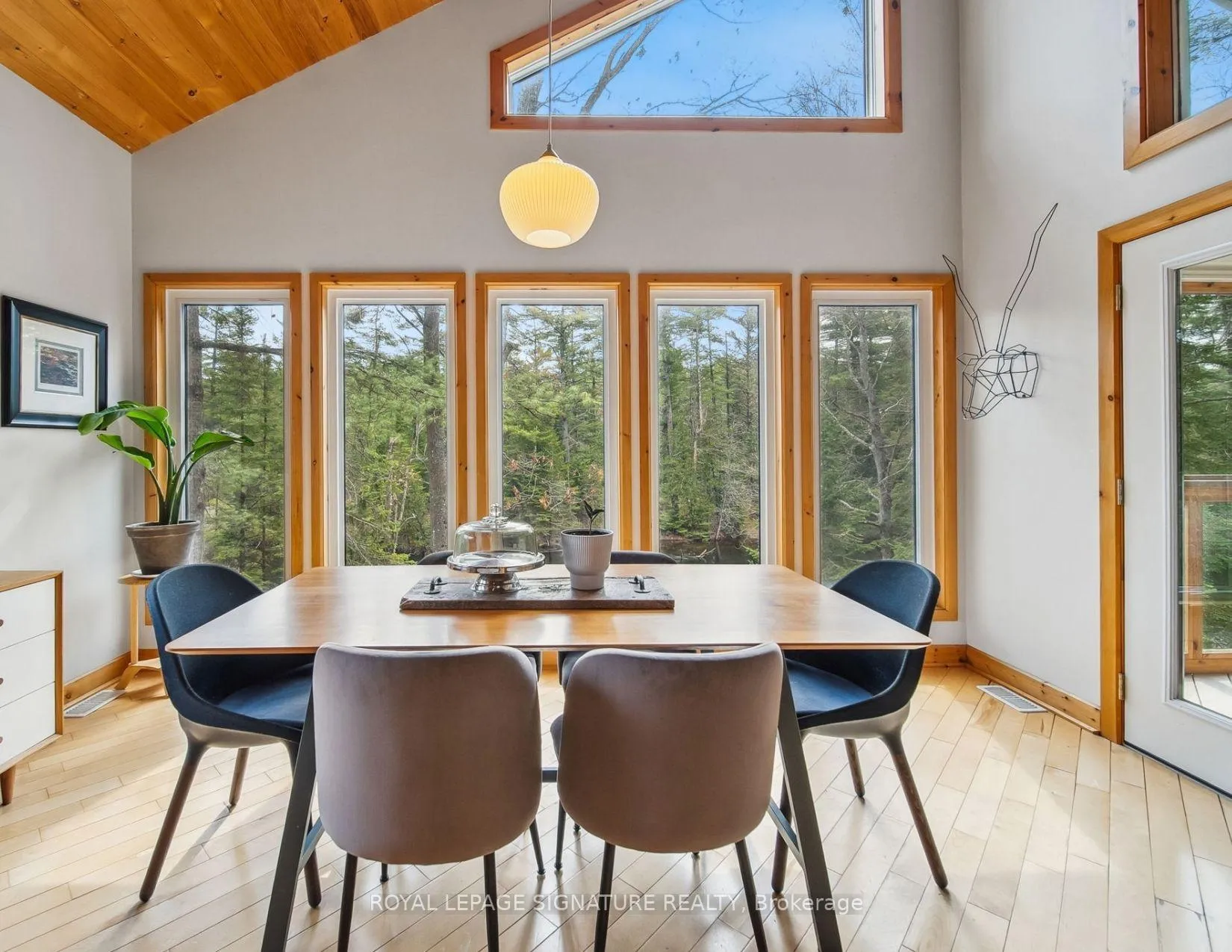Photo 7 of 3309 Riverdale Drive, Severn, Washago — HOMEH