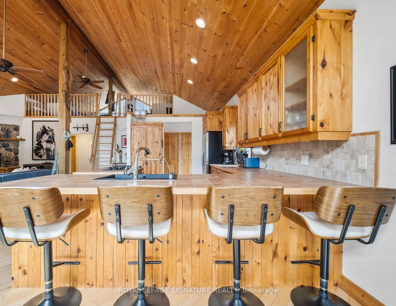 Photo 25 of 3309 Riverdale Drive, Severn, Washago — HOMEH