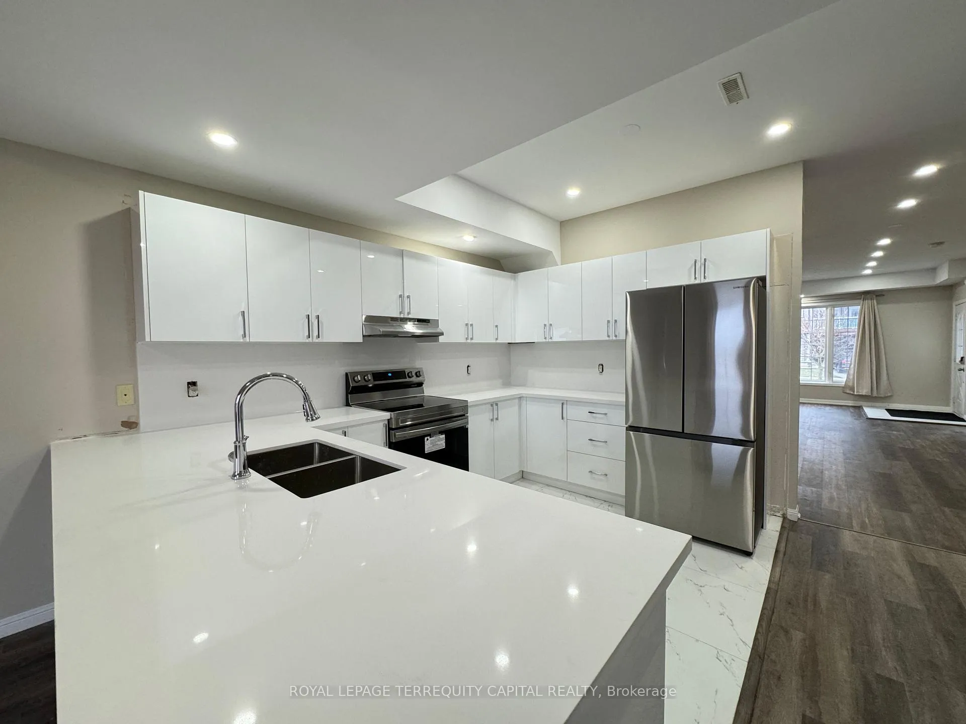 Photo 4 of Unit A, 349 Edgehill Drive, Barrie, Ardagh — HOMEH