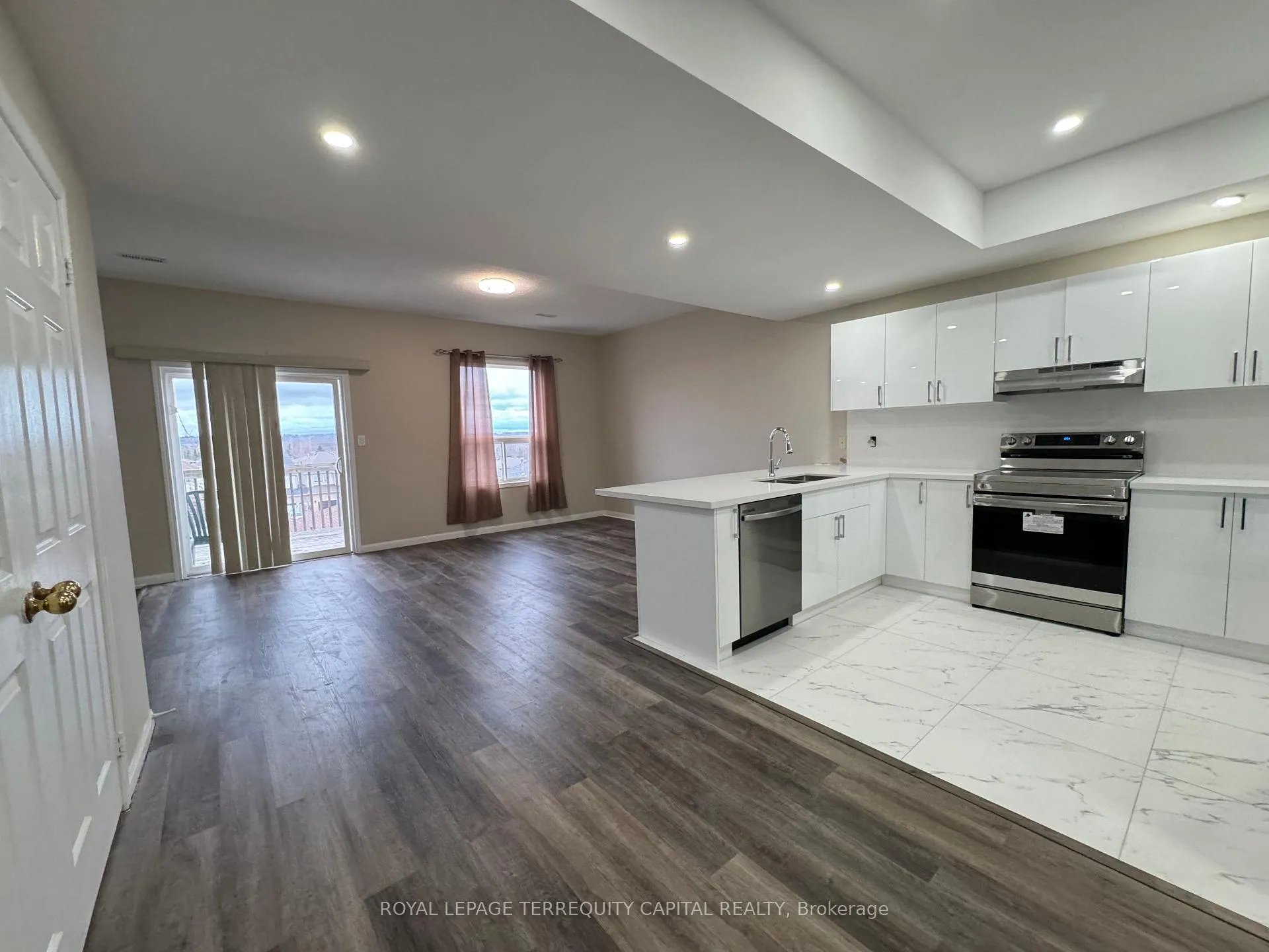 Photo 6 of Unit A, 349 Edgehill Drive, Barrie, Ardagh — HOMEH