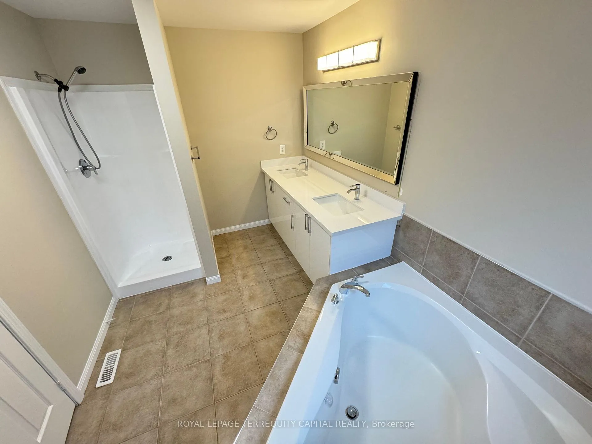 Photo 17 of Unit A, 349 Edgehill Drive, Barrie, Ardagh — HOMEH