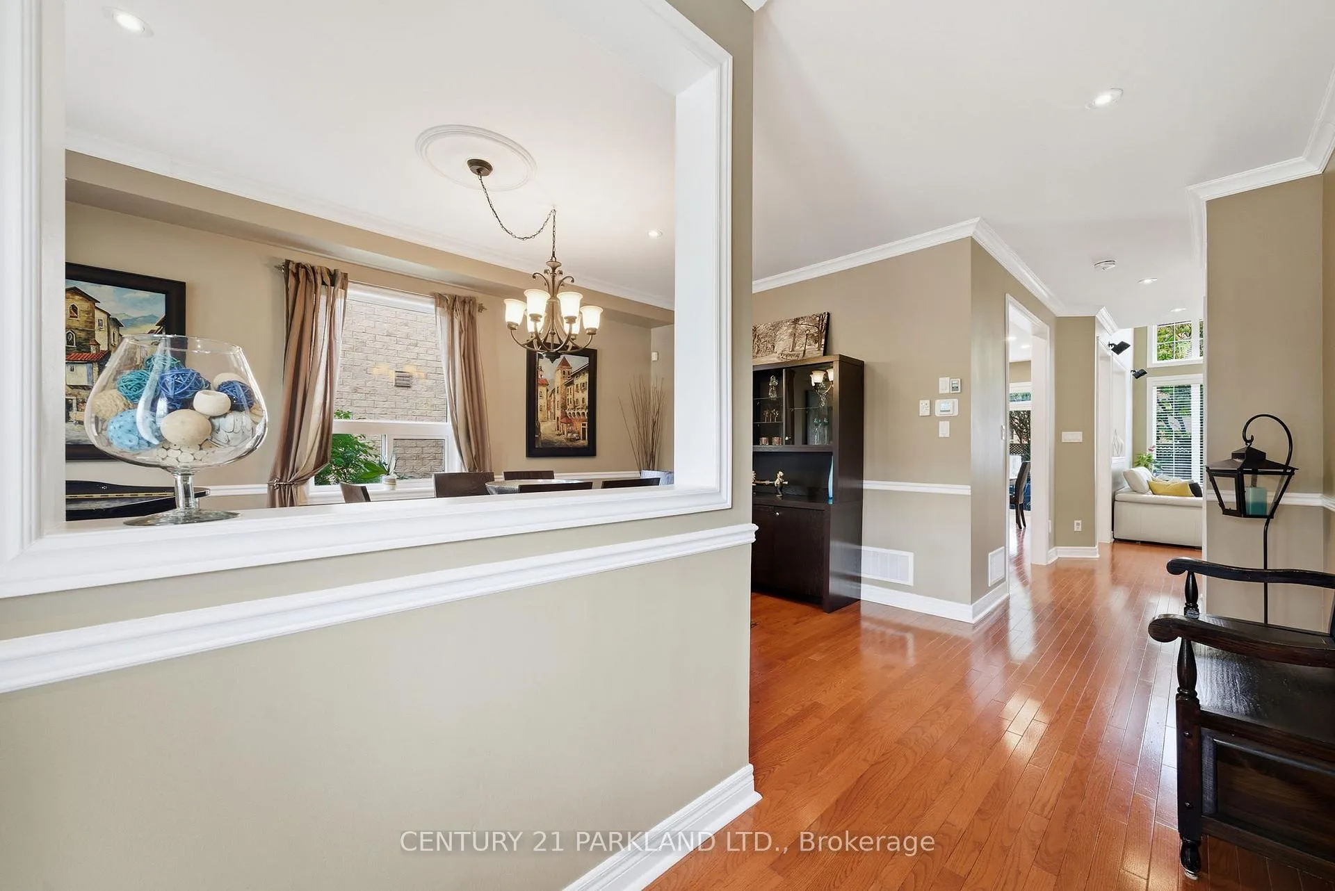Photo 2 of 18 Turnbridge Road, Aurora, Bayview Wellington — HOMEH