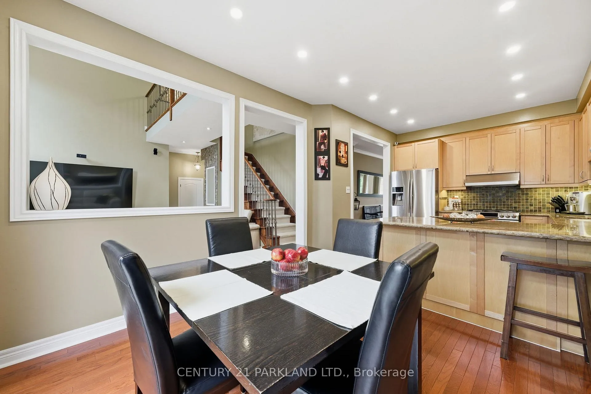 Photo 11 of 18 Turnbridge Road, Aurora, Bayview Wellington — HOMEH