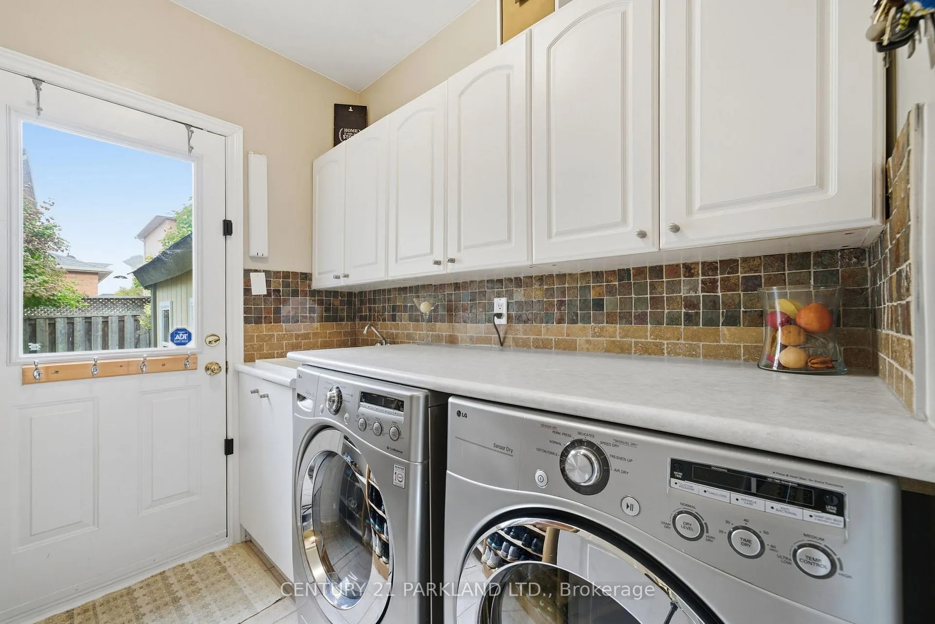 Photo 16 of 18 Turnbridge Road, Aurora, Bayview Wellington — HOMEH