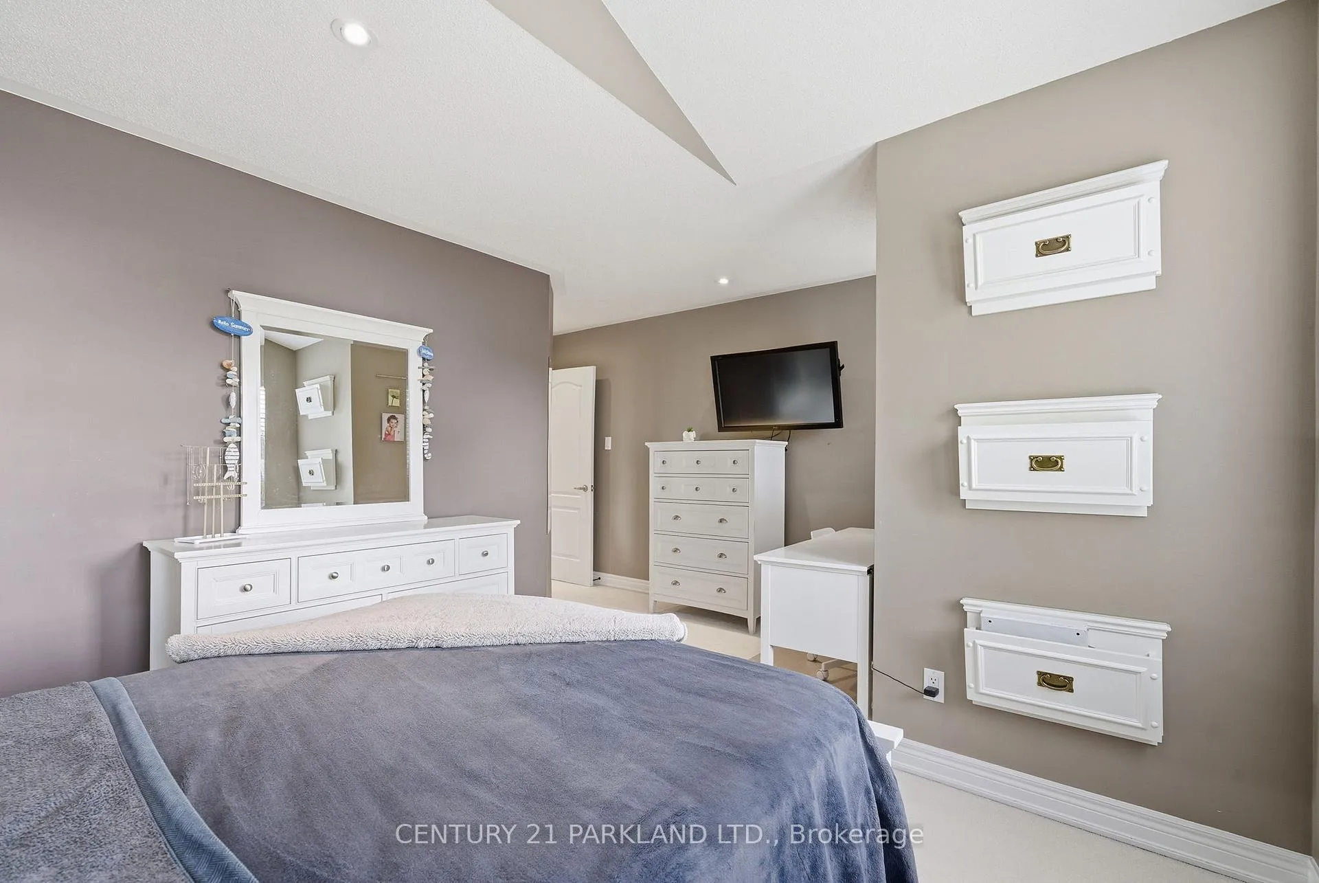 Photo 24 of 18 Turnbridge Road, Aurora, Bayview Wellington — HOMEH