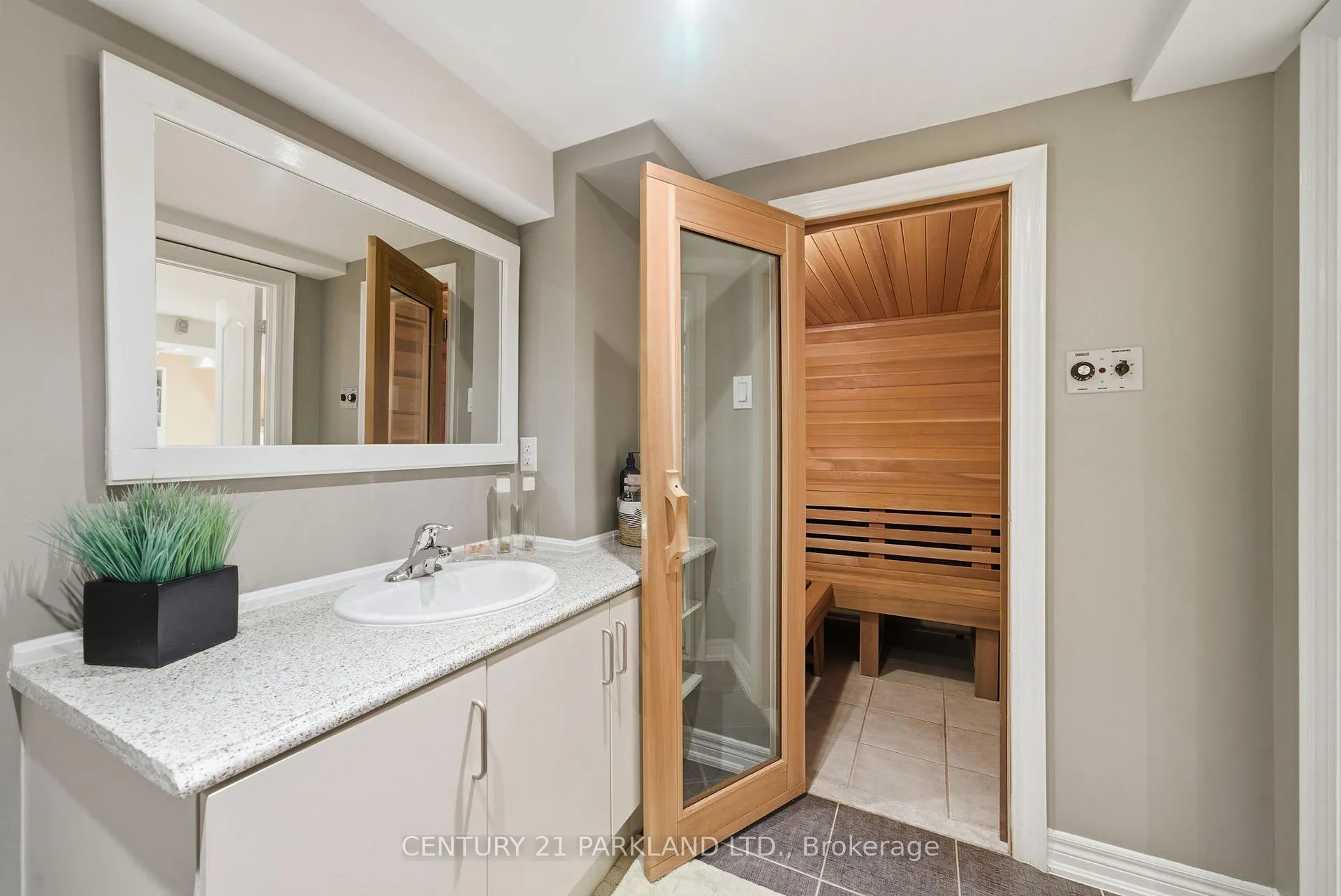 Photo 38 of 18 Turnbridge Road, Aurora, Bayview Wellington — HOMEH
