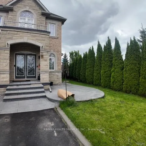 Front of 28 Lavallee Crescent