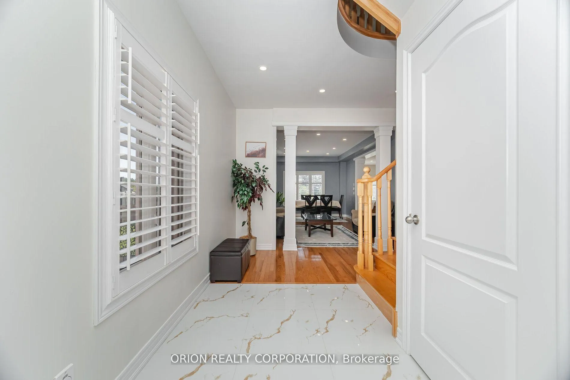 Photo 3 of 802 Miltonbrook Crescent, Milton, Willmott — HOMEH