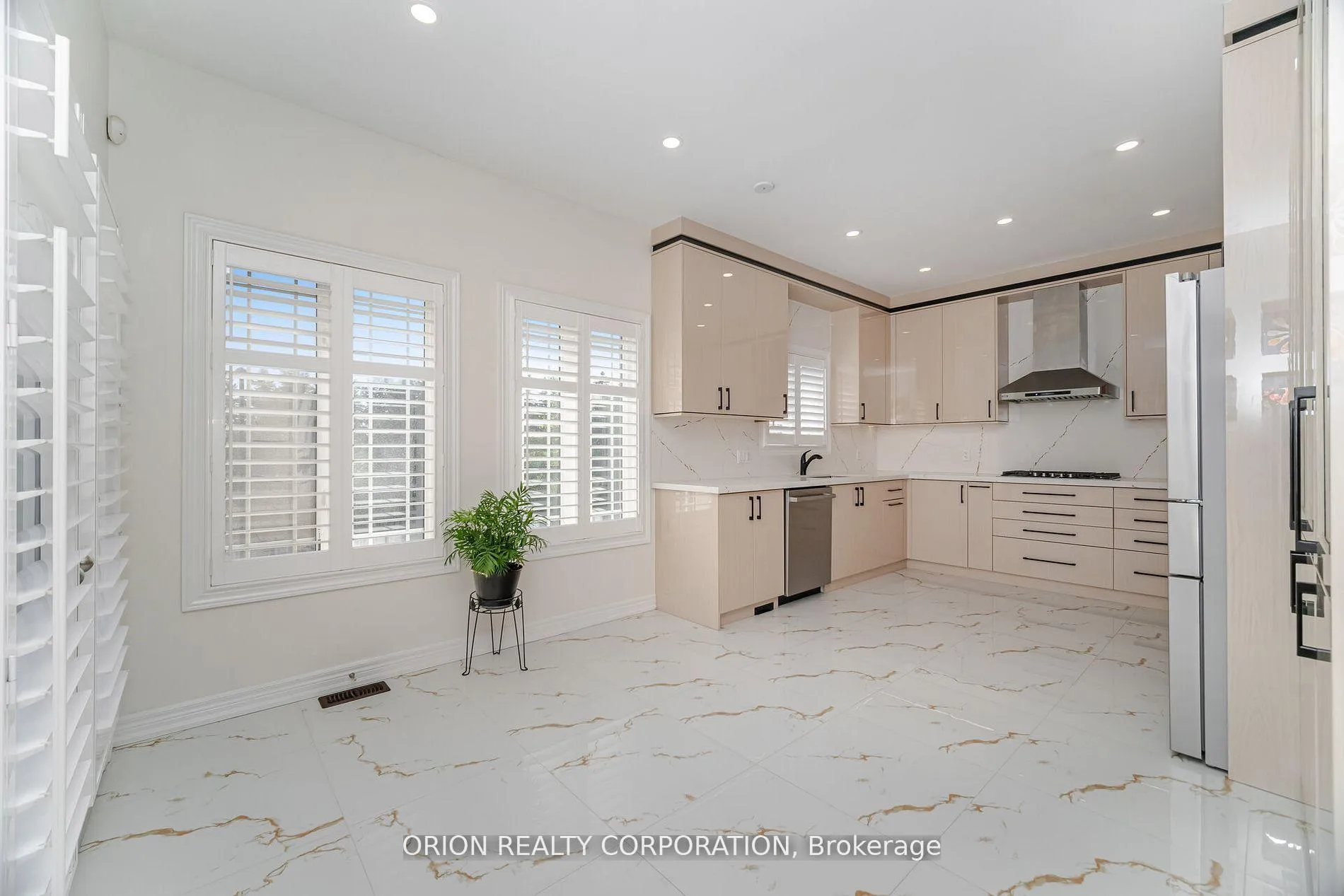 Photo 8 of 802 Miltonbrook Crescent, Milton, Willmott — HOMEH