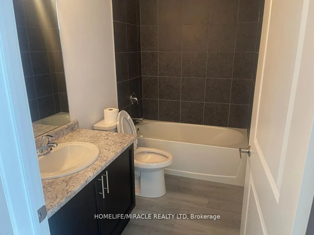 Photo 10 of Unit 307, 460 Dundas Street E, Hamilton, Waterdown — HOMEH