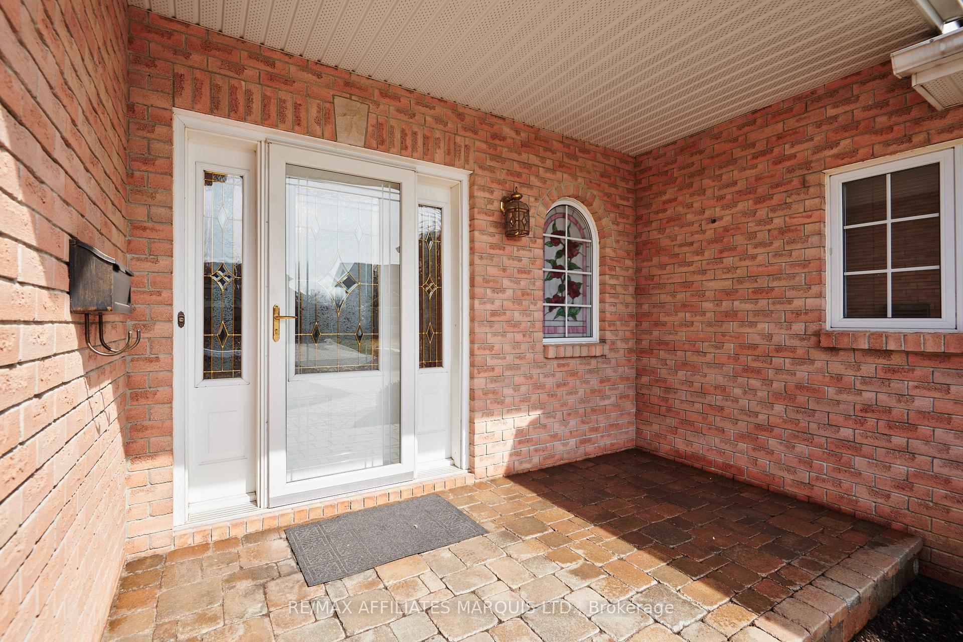 Photo 2 of 540 Joanne Crescent, Cornwall — HOMEH