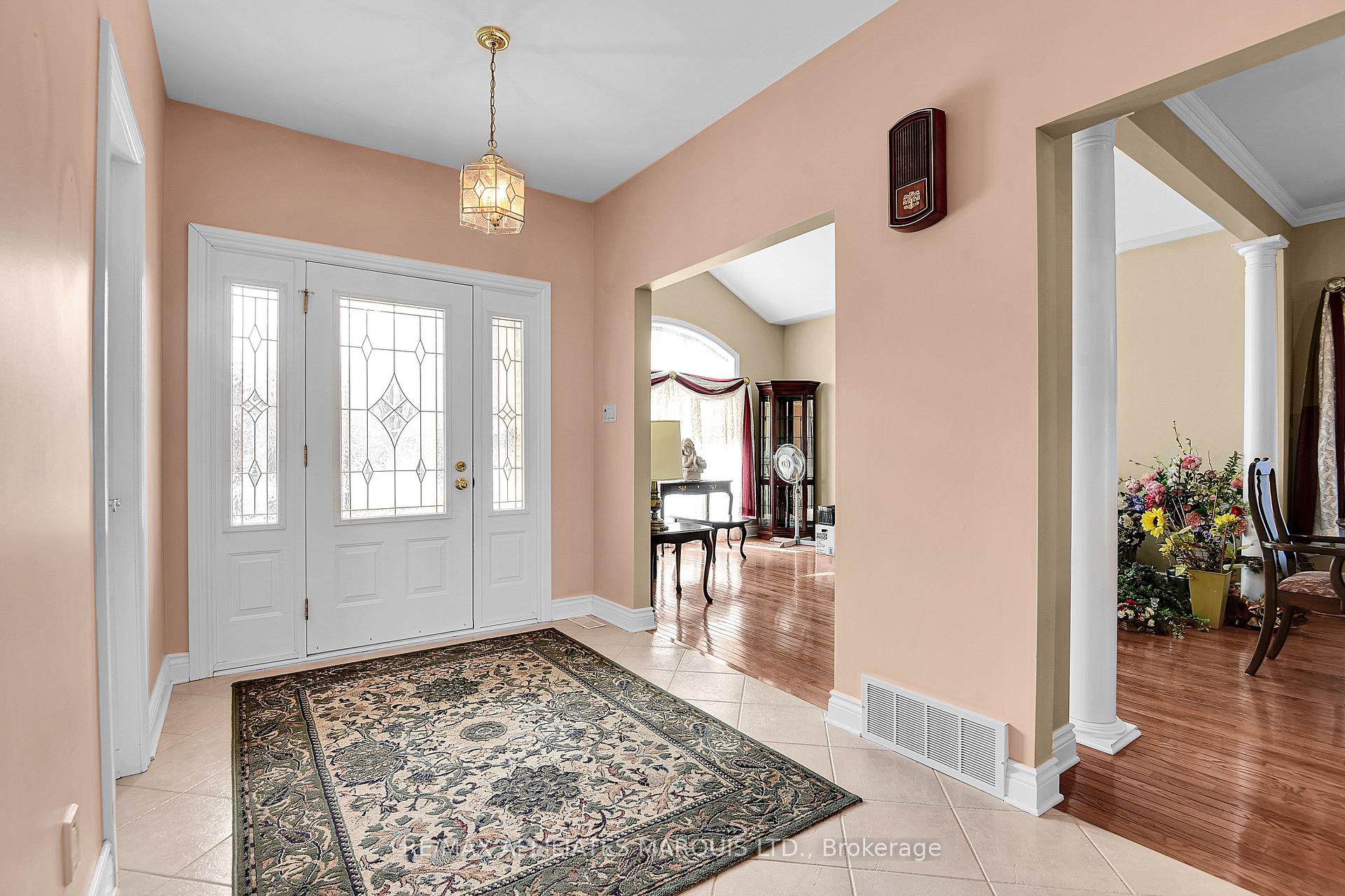 Photo 3 of 540 Joanne Crescent, Cornwall — HOMEH