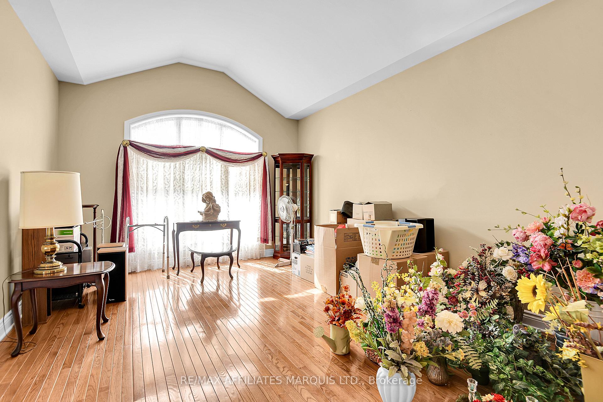 Photo 6 of 540 Joanne Crescent, Cornwall — HOMEH