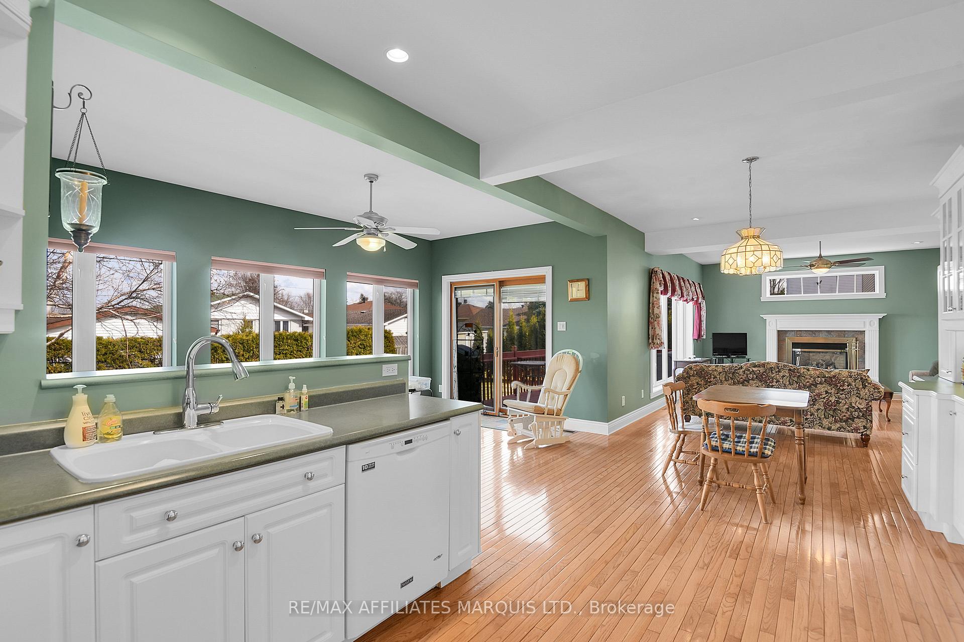 Photo 10 of 540 Joanne Crescent, Cornwall — HOMEH