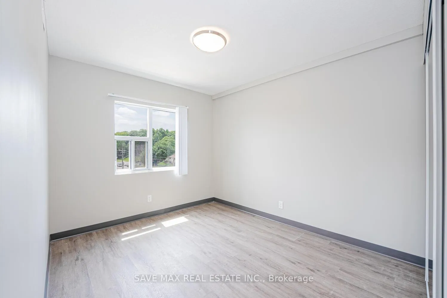 Photo 15 of Unit 701, 595 Strasburg Road, Kitchener — HOMEH