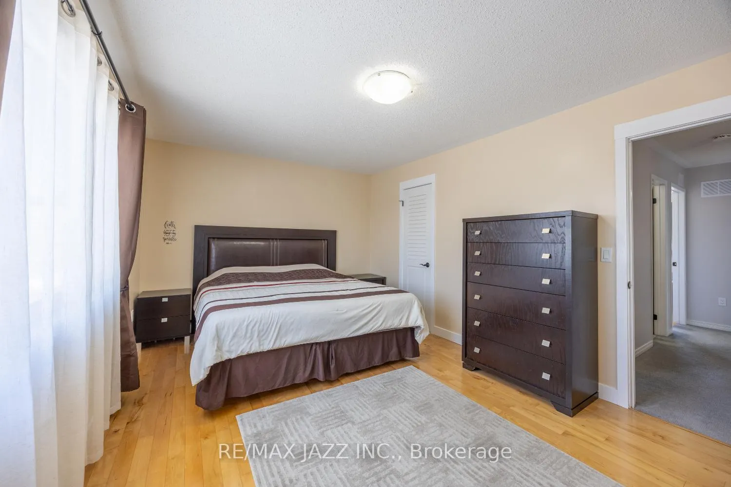Photo 13 of 50 Honeyman Drive, Clarington, Bowmanville — HOMEH