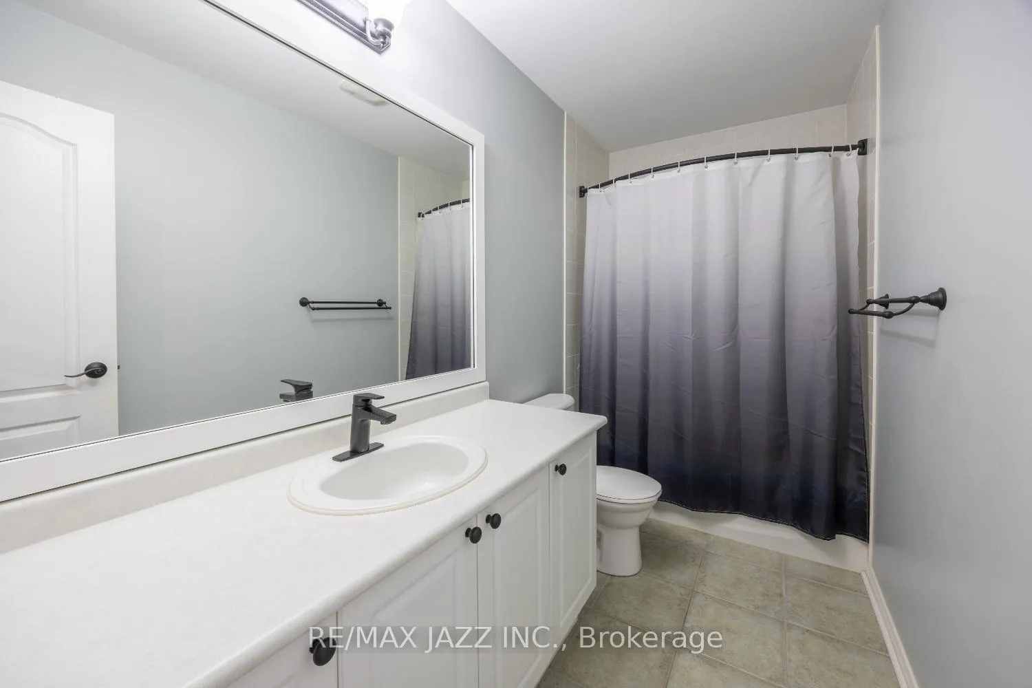 Photo 16 of 50 Honeyman Drive, Clarington, Bowmanville — HOMEH