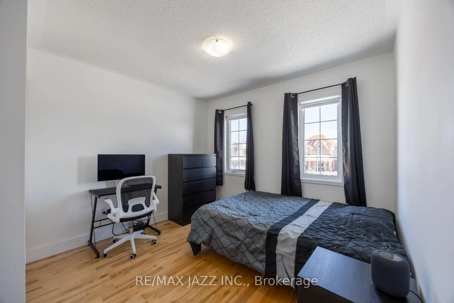 Photo 17 of 50 Honeyman Drive, Clarington, Bowmanville — HOMEH