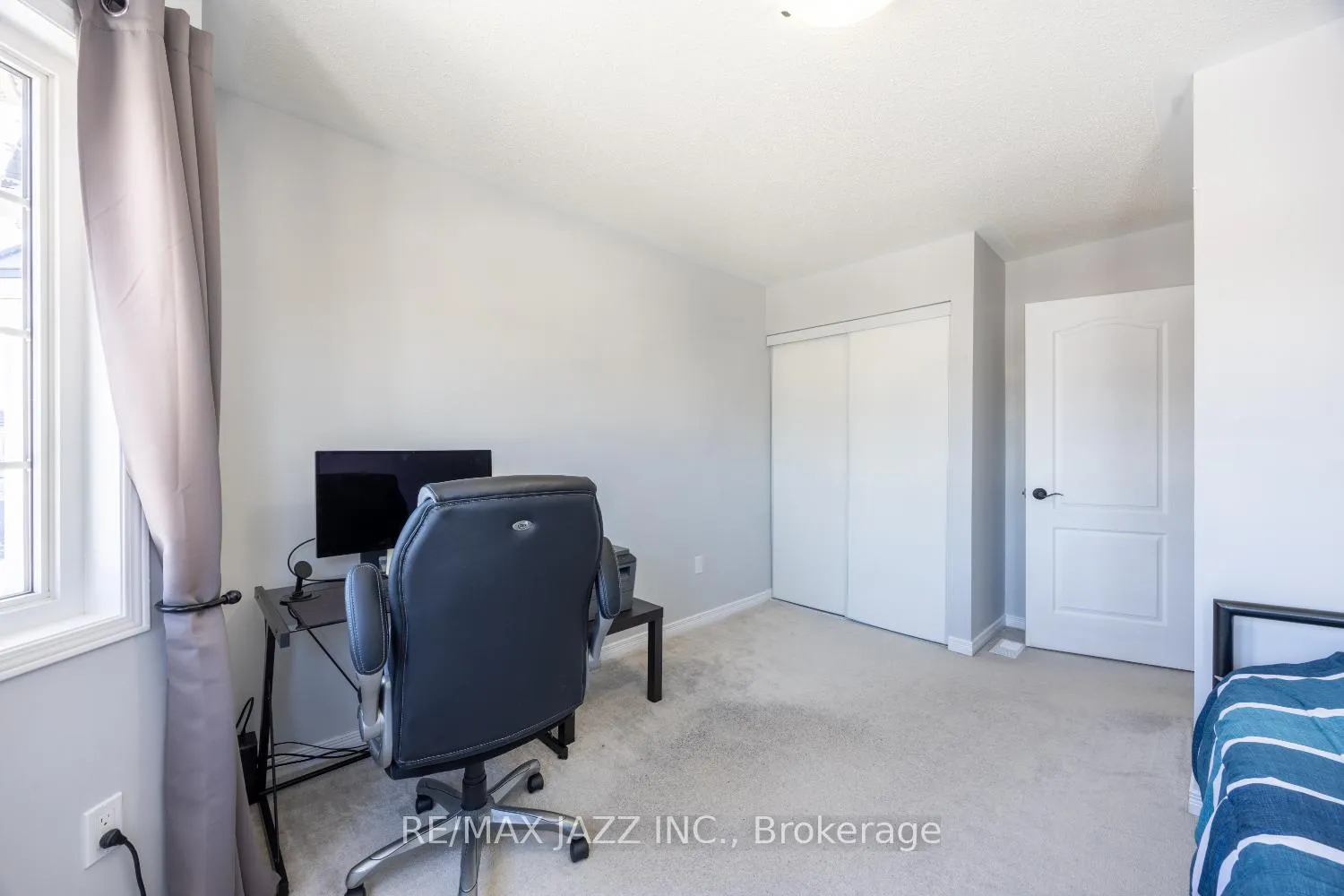 Photo 20 of 50 Honeyman Drive, Clarington, Bowmanville — HOMEH