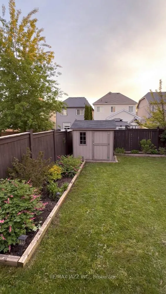 Photo 31 of 50 Honeyman Drive, Clarington, Bowmanville — HOMEH