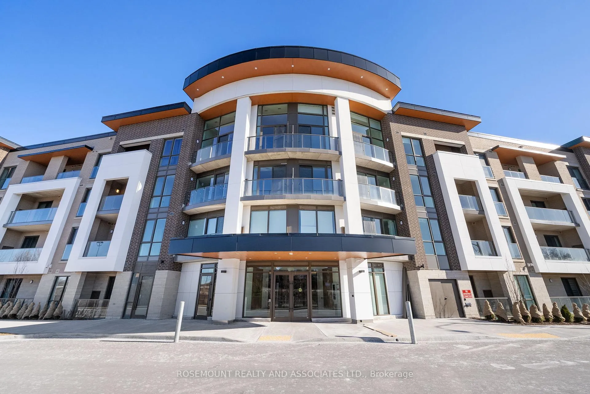 Photo 2 of Unit 221, 385 Arctic red Drive, Oshawa, Windfields — HOMEH