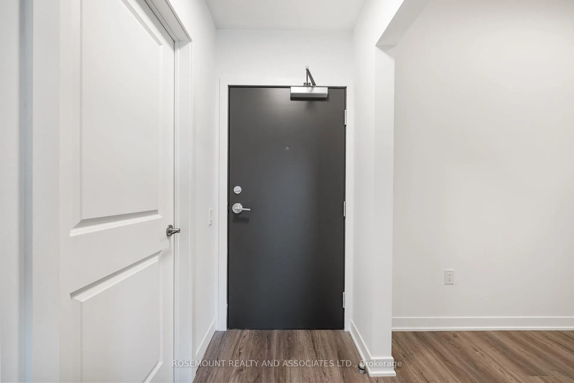 Photo 4 of Unit 221, 385 Arctic red Drive, Oshawa, Windfields — HOMEH