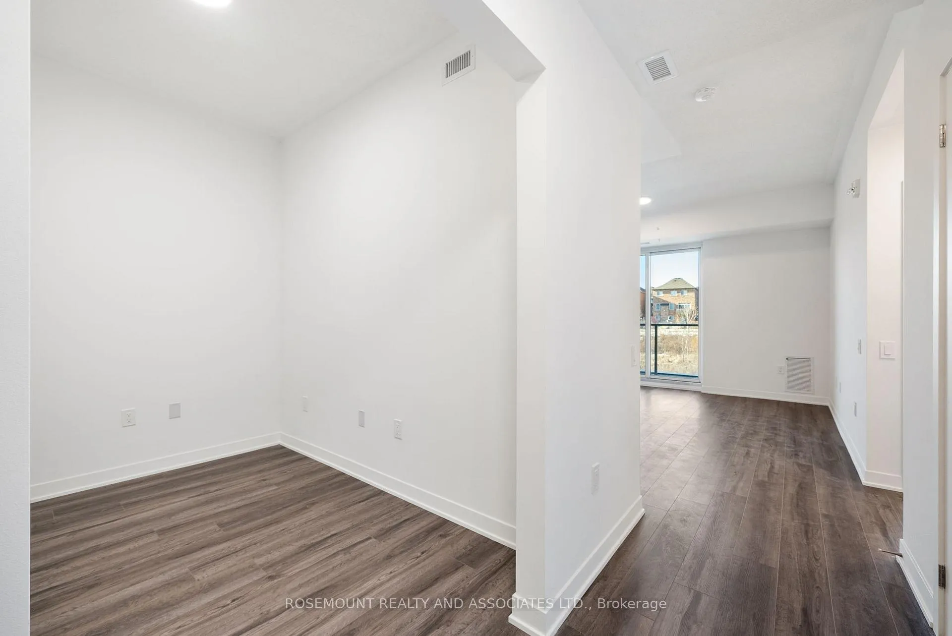 Photo 5 of Unit 221, 385 Arctic red Drive, Oshawa, Windfields — HOMEH
