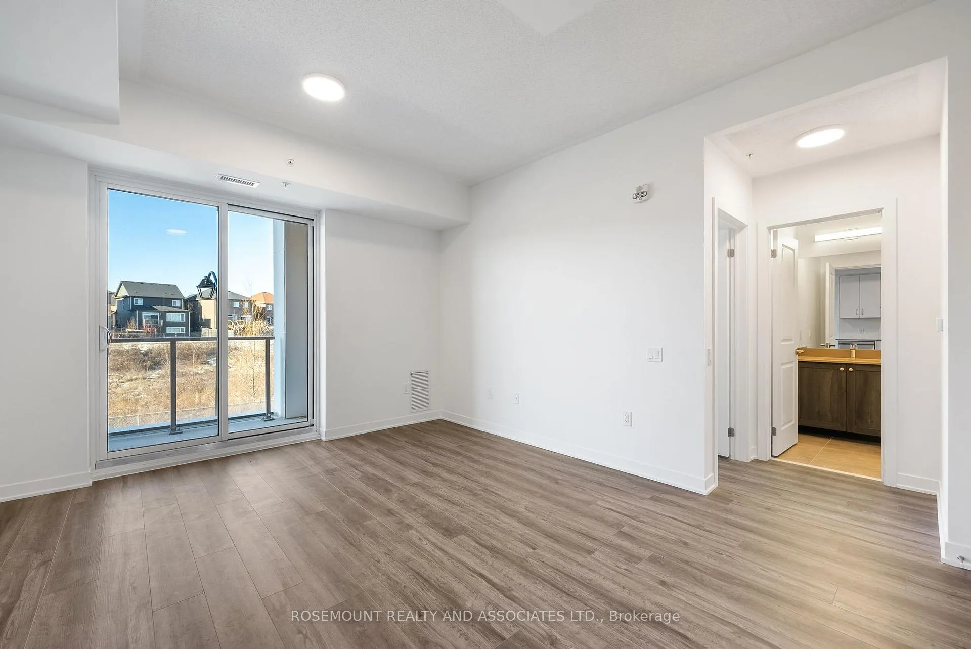 Photo 12 of Unit 221, 385 Arctic red Drive, Oshawa, Windfields — HOMEH