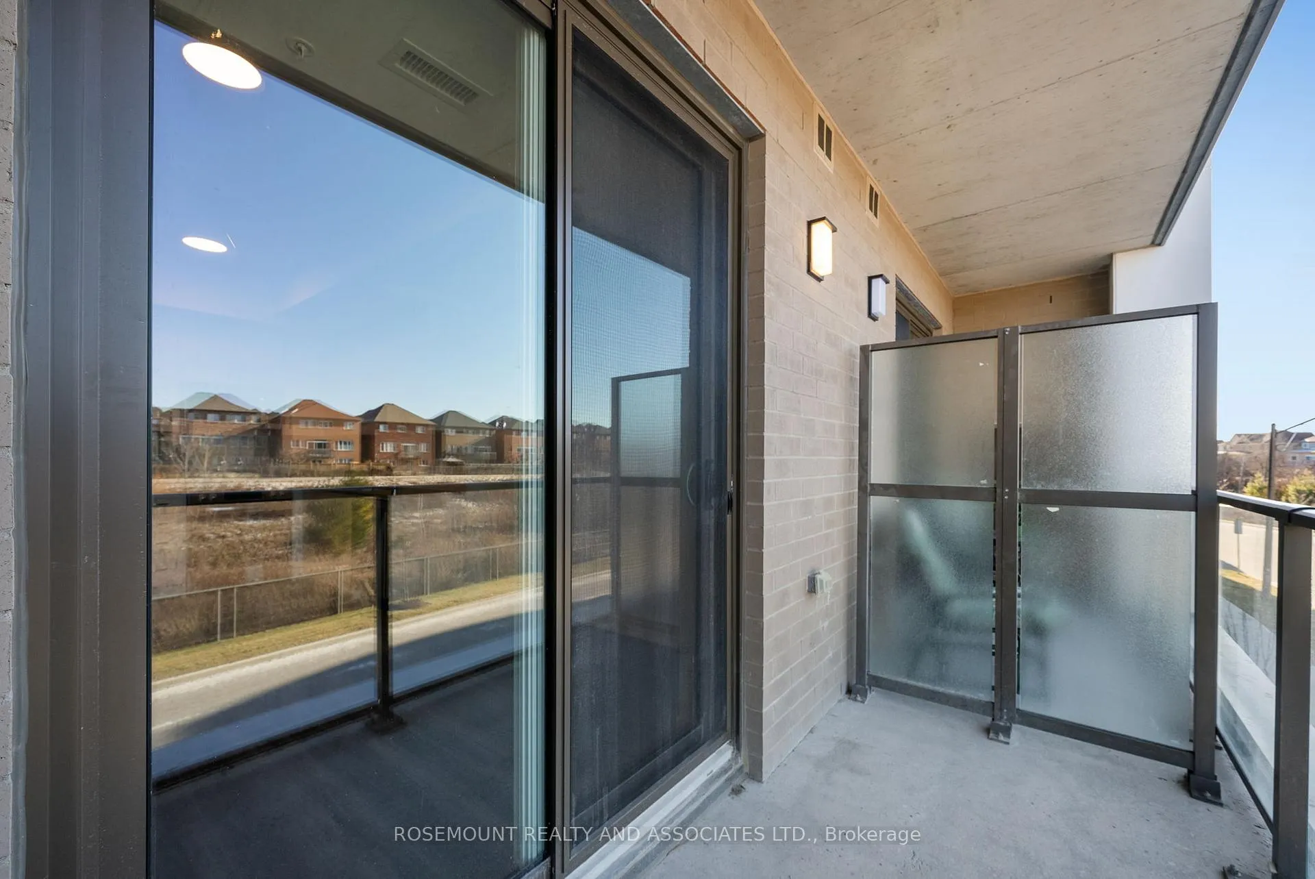Photo 14 of Unit 221, 385 Arctic red Drive, Oshawa, Windfields — HOMEH