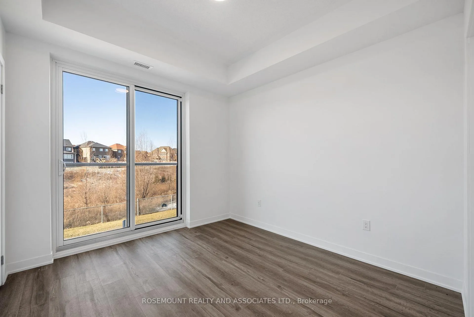 Photo 18 of Unit 221, 385 Arctic red Drive, Oshawa, Windfields — HOMEH