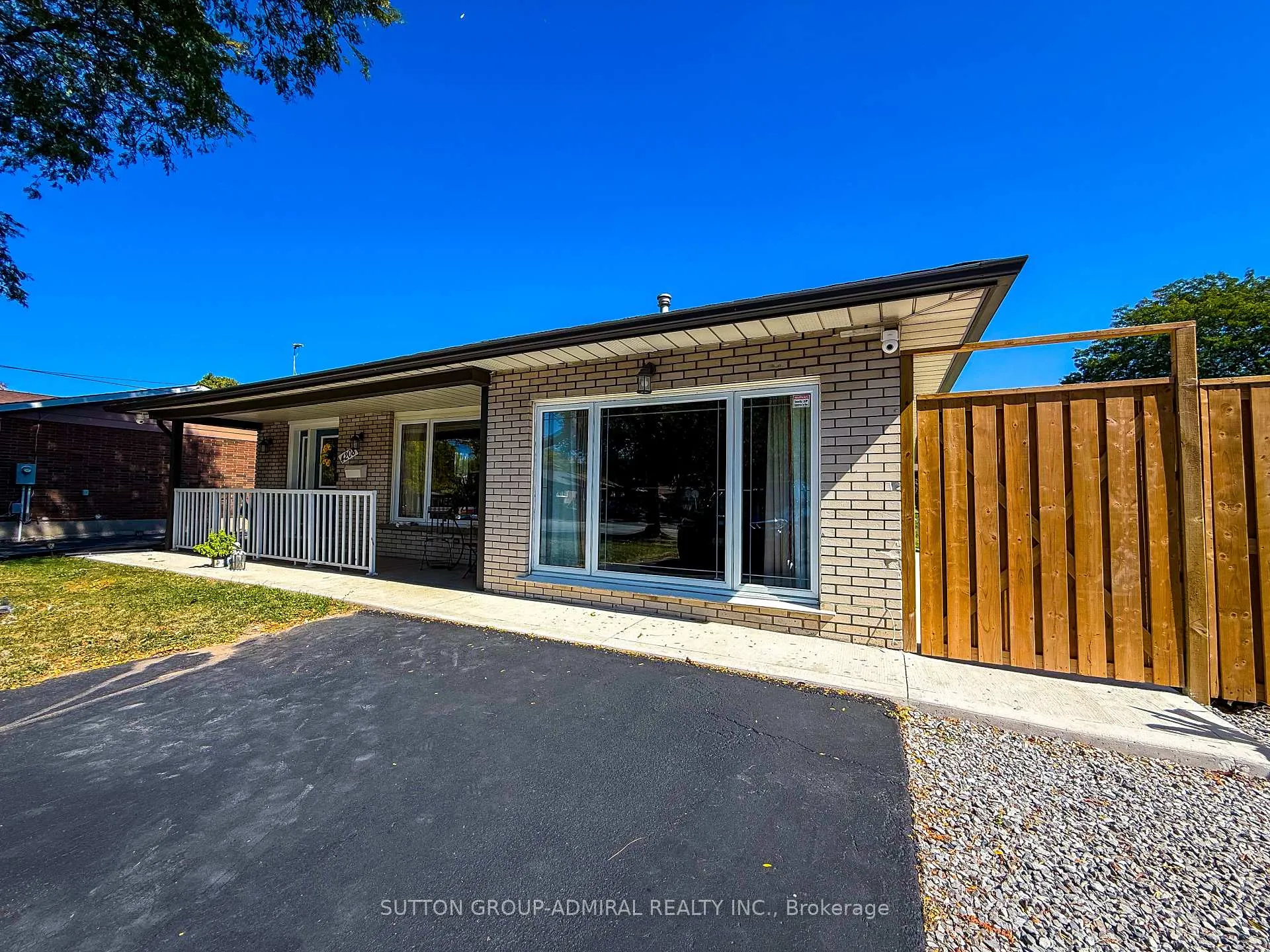 Photo 4 of 4208 Dorchester Road, Niagara Falls, Morrison — HOMEH