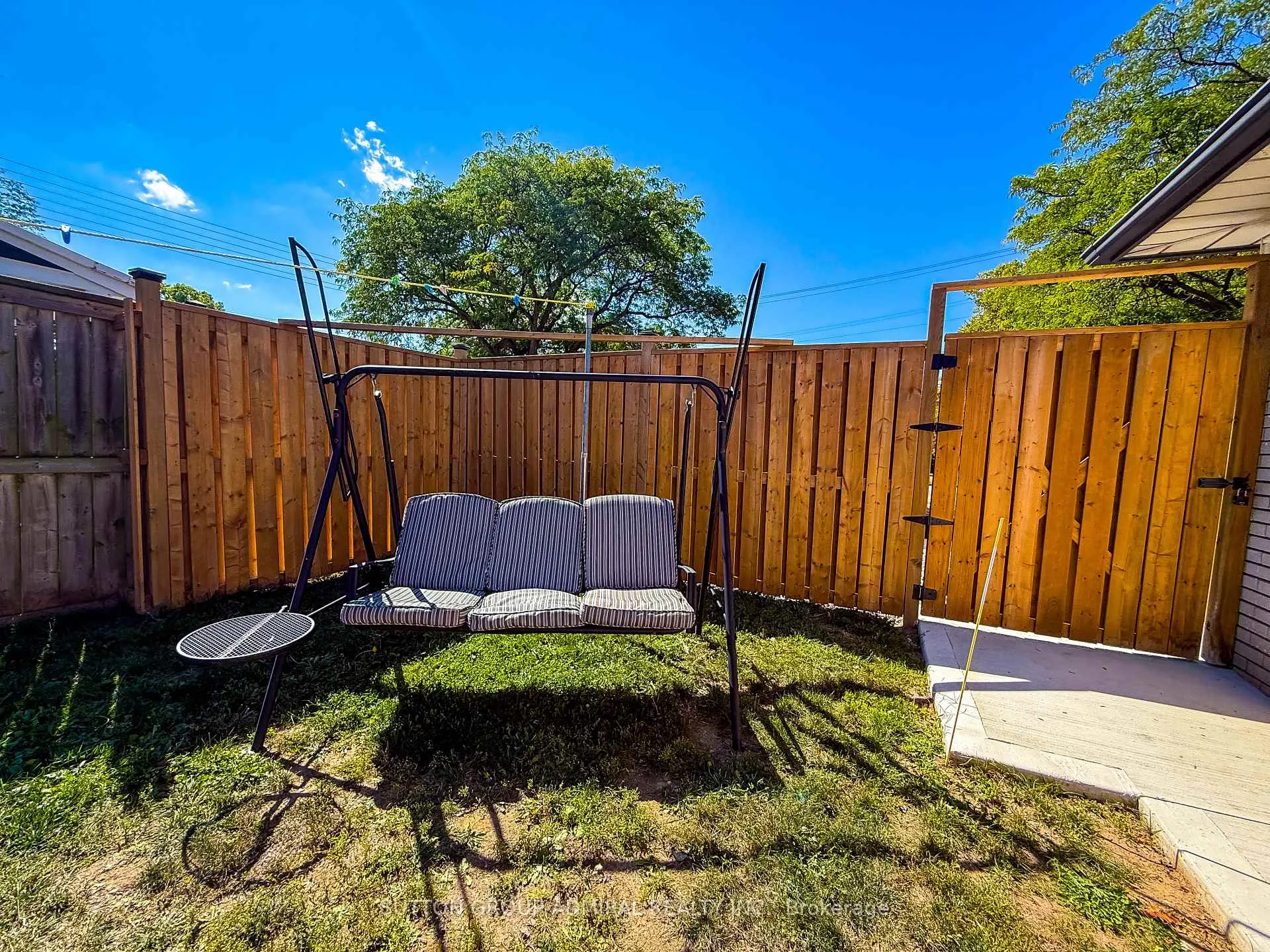 Photo 32 of 4208 Dorchester Road, Niagara Falls, Morrison — HOMEH