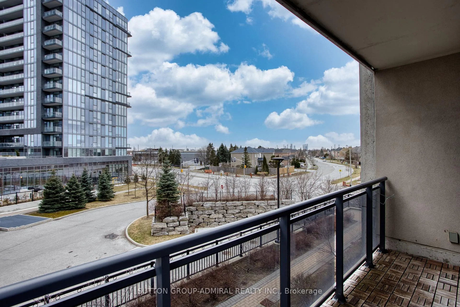 Front of Unit 204, 95 North Park Road