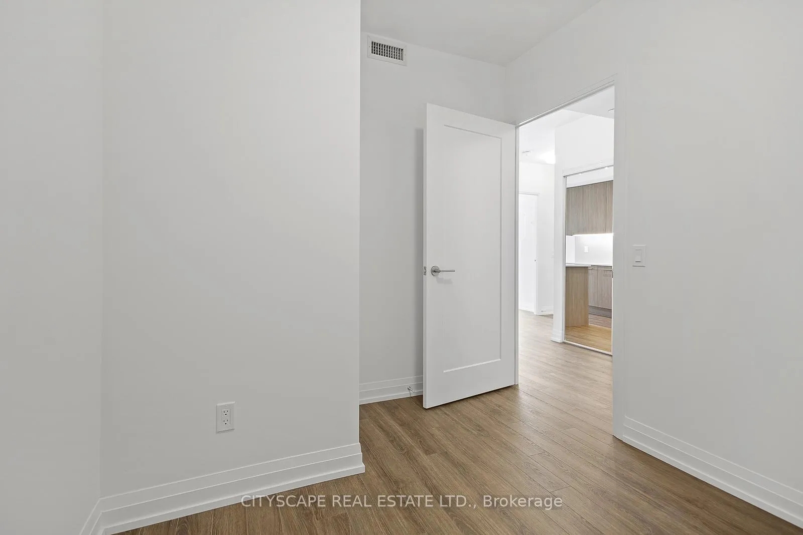 Photo 5 of Unit 1611, 286 Main Street, Toronto, East End-Danforth — HOMEH
