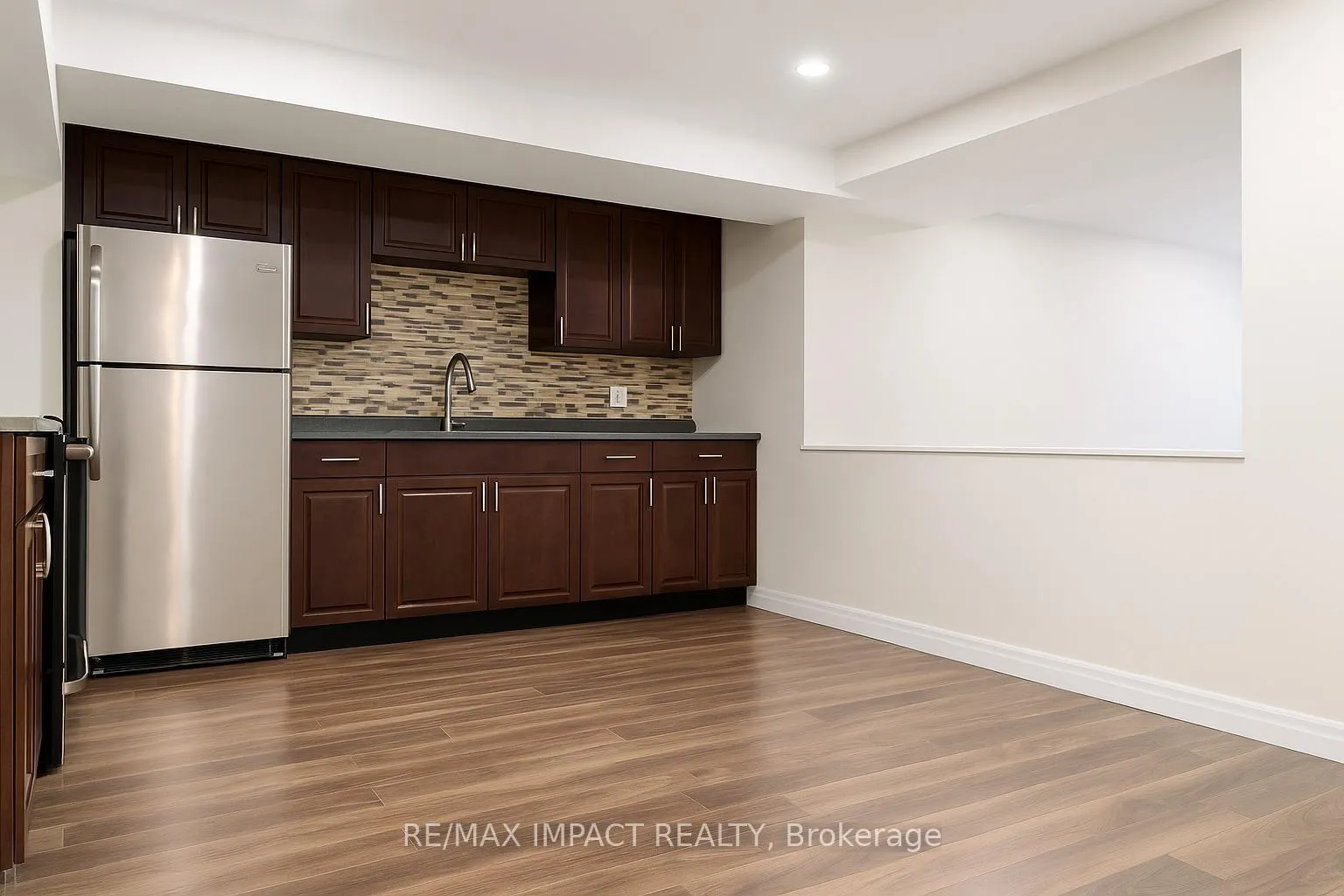 Photo 5 of 28 Fairmeadow Place E, Whitby, Blue Grass Meadows — HOMEH