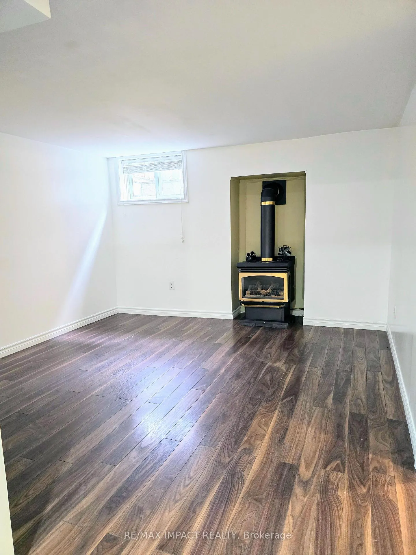 Photo 6 of 28 Fairmeadow Place E, Whitby, Blue Grass Meadows — HOMEH