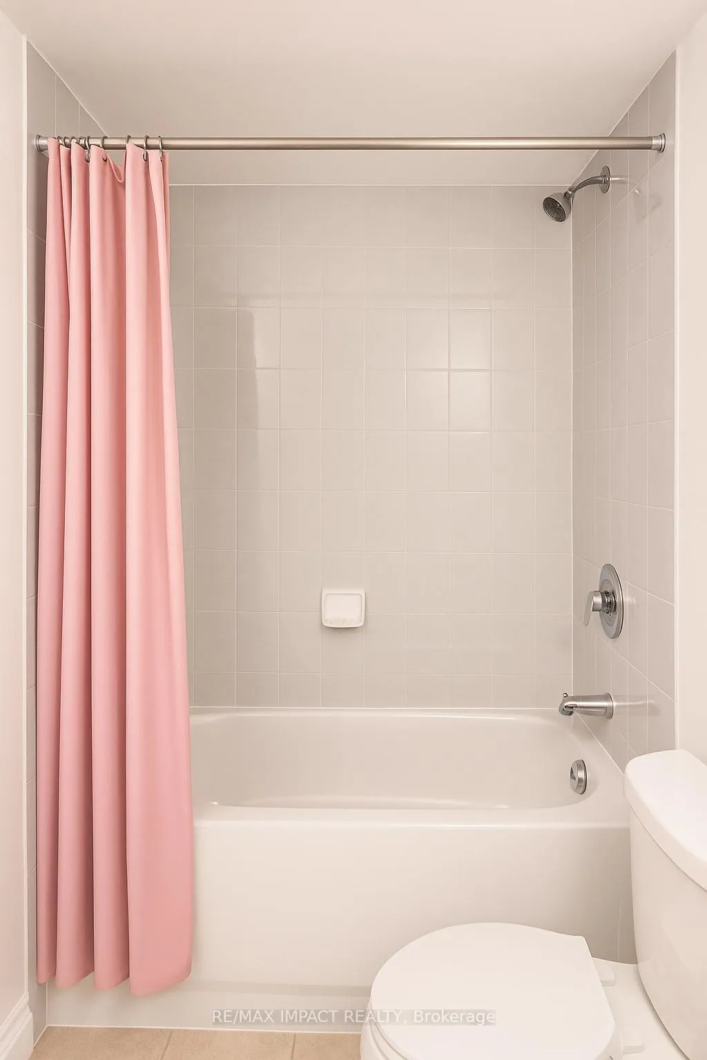 Photo 10 of 28 Fairmeadow Place E, Whitby, Blue Grass Meadows — HOMEH