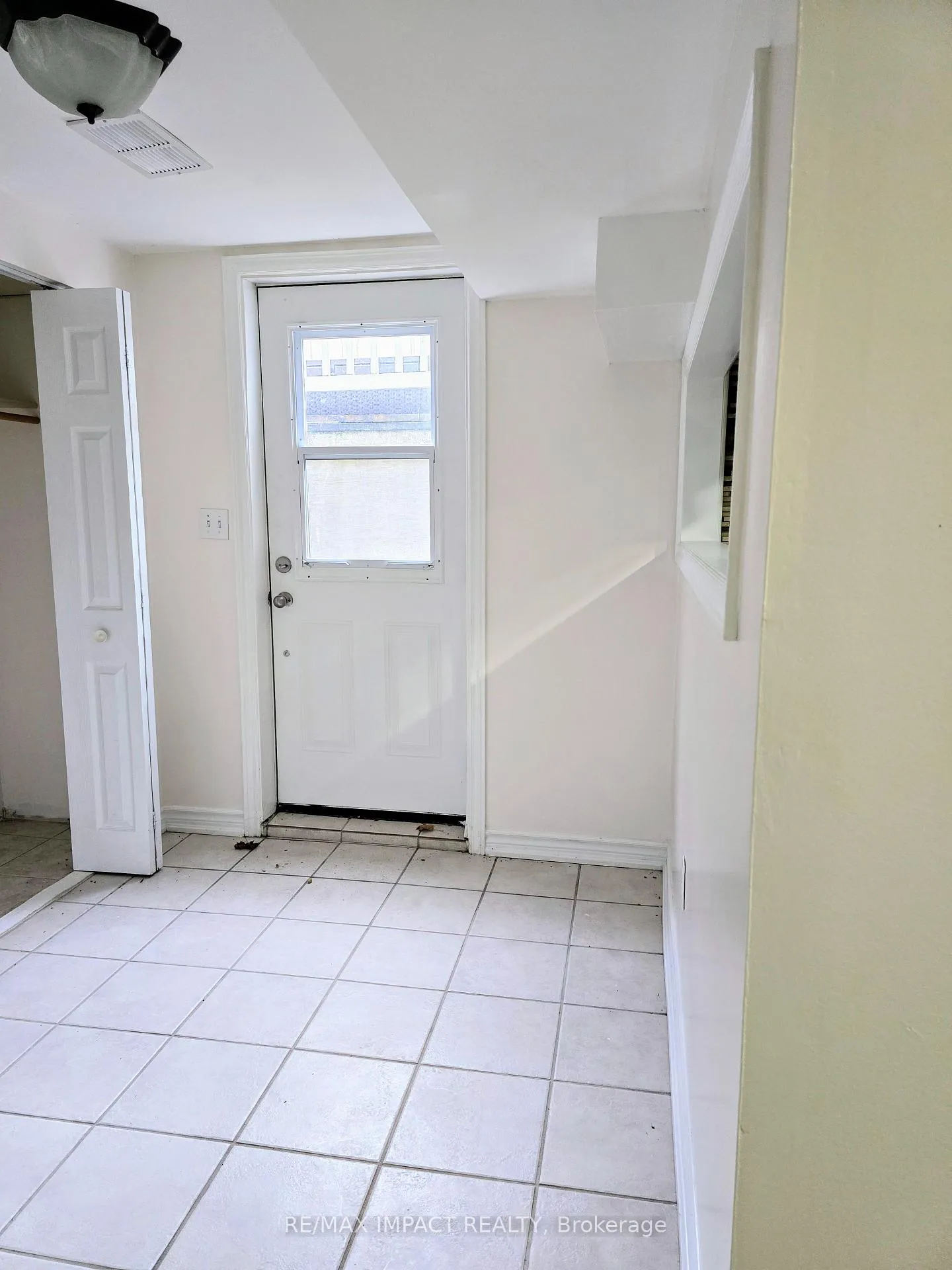 Photo 12 of 28 Fairmeadow Place E, Whitby, Blue Grass Meadows — HOMEH