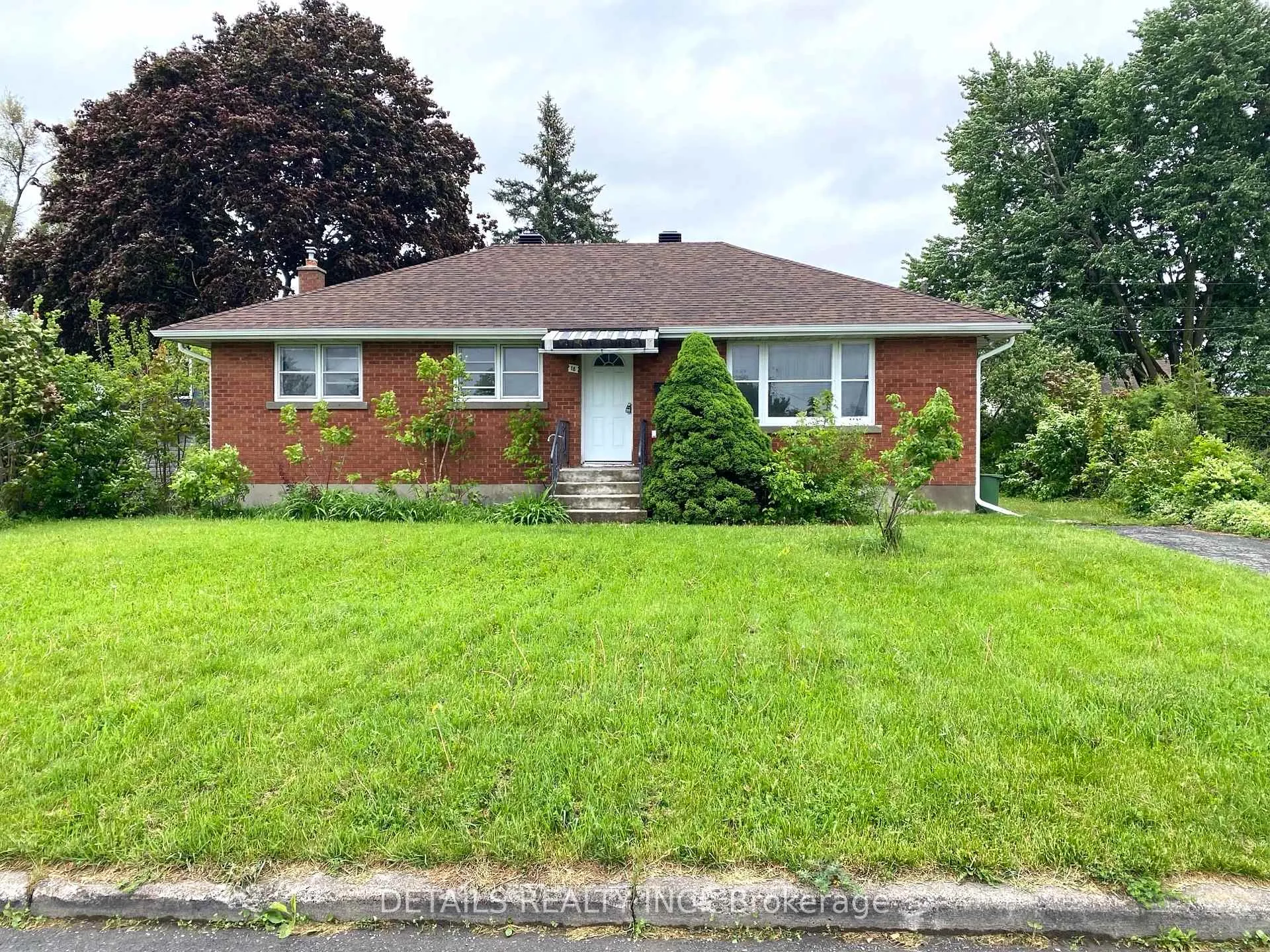 Front of 18 Oakwood Avenue
