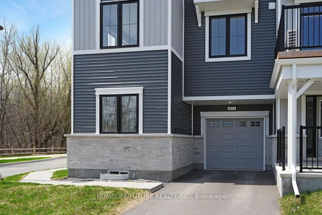 Photo 5 of 651 Cygnus Street, Ottawa, Barrhaven - Half Moon Bay — HOMEH