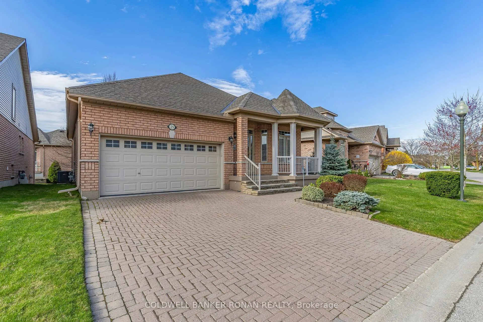 Photo 3 of 29 Briar Gate Way, New Tecumseth, Alliston — HOMEH