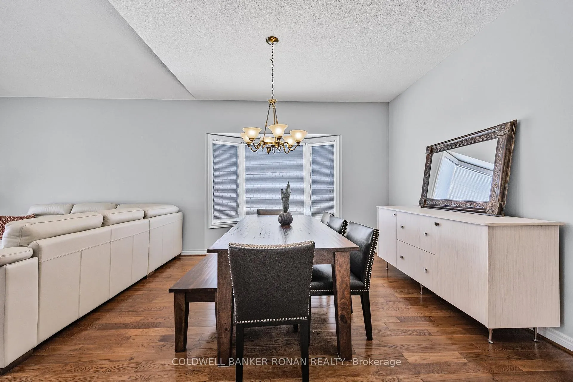 Photo 11 of 29 Briar Gate Way, New Tecumseth, Alliston — HOMEH