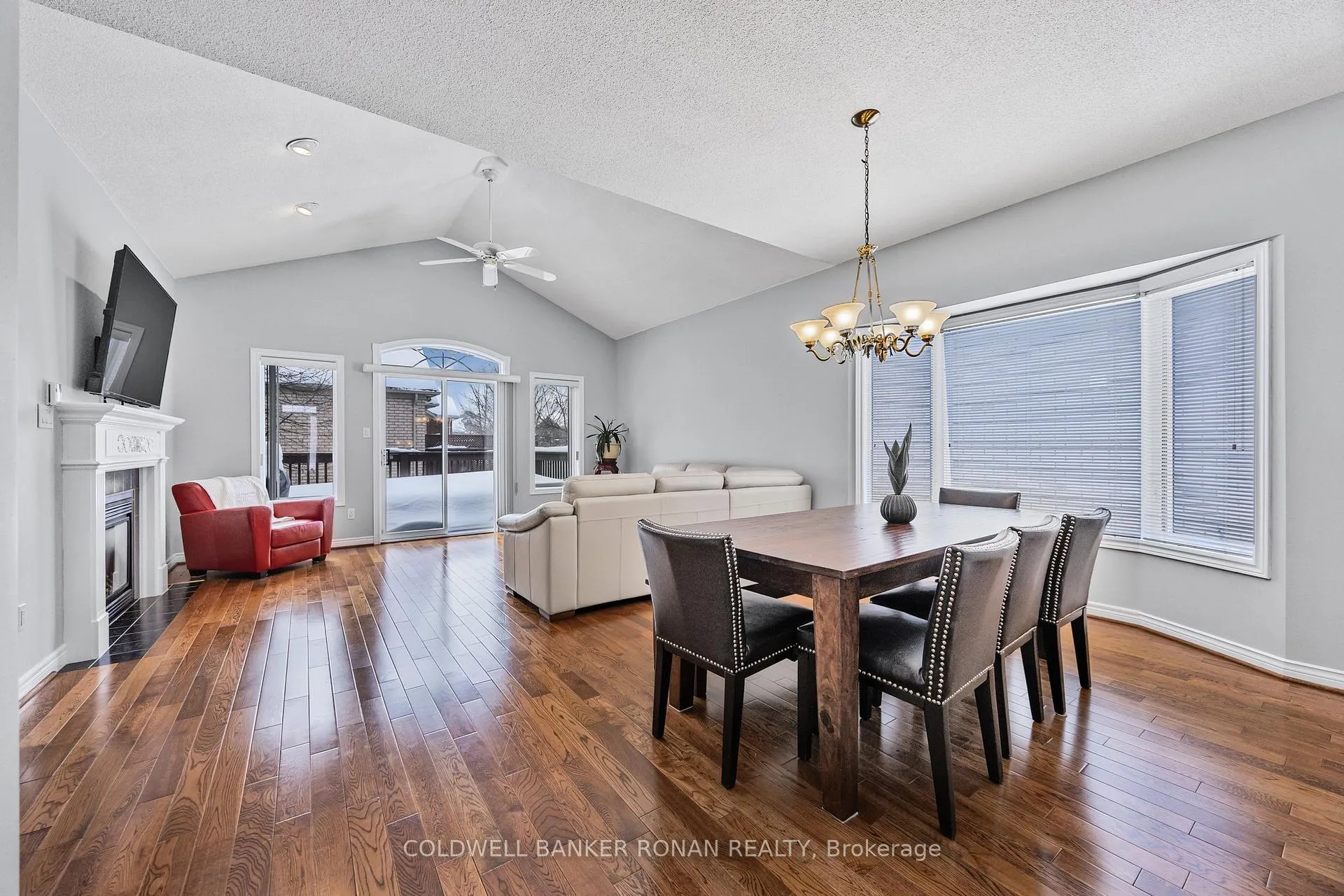 Photo 12 of 29 Briar Gate Way, New Tecumseth, Alliston — HOMEH