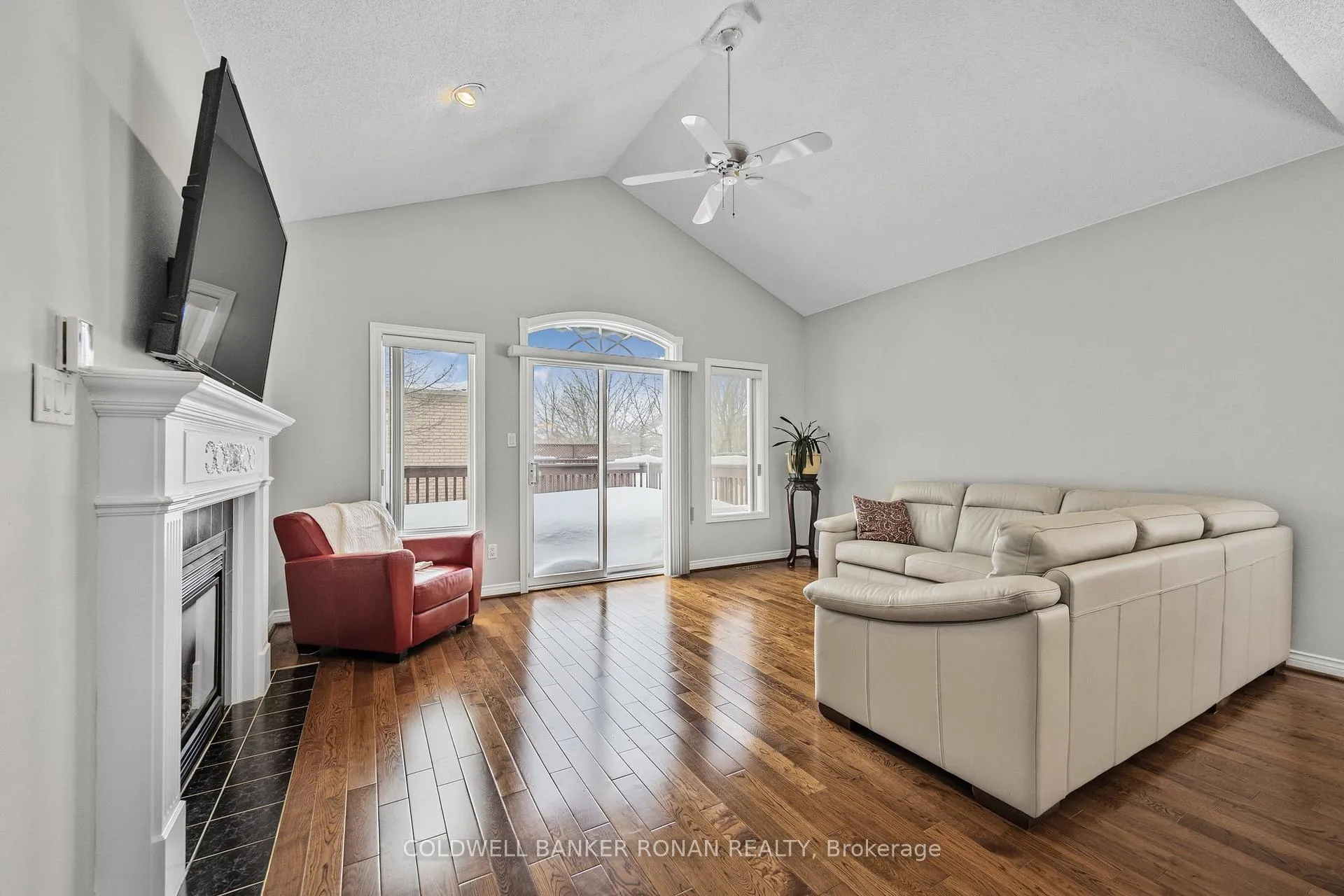 Photo 14 of 29 Briar Gate Way, New Tecumseth, Alliston — HOMEH