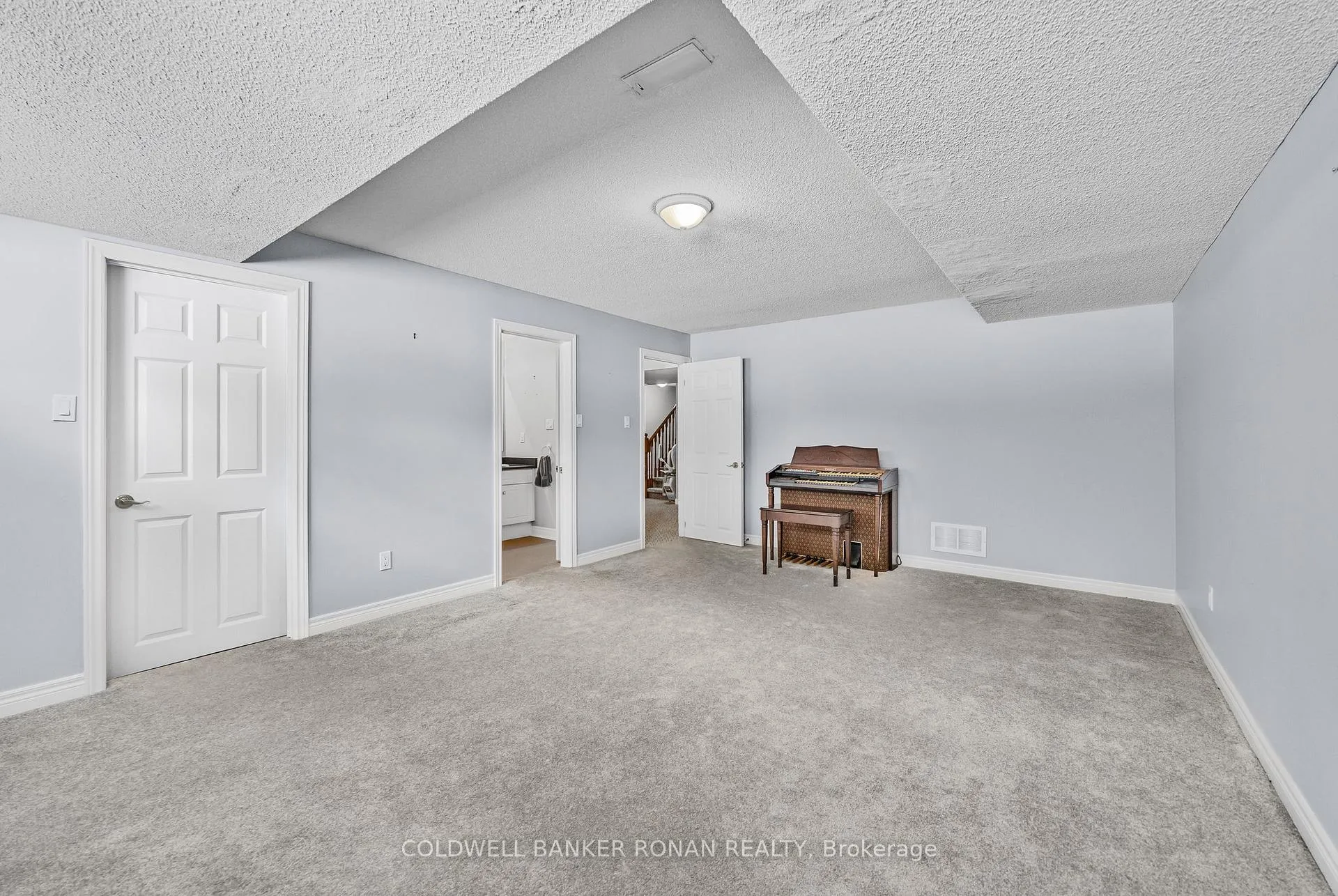 Photo 25 of 29 Briar Gate Way, New Tecumseth, Alliston — HOMEH